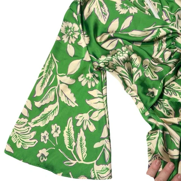 Zara green cream floral satiny jumpsuit V-neckline knot detail waist cut-outs - Picture 5 of 11